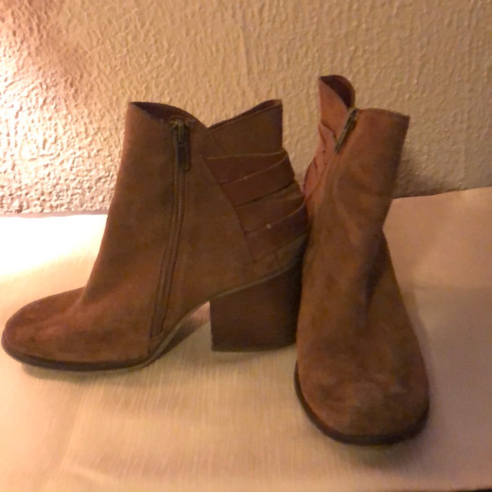 Shoes - Picture 2 of 2